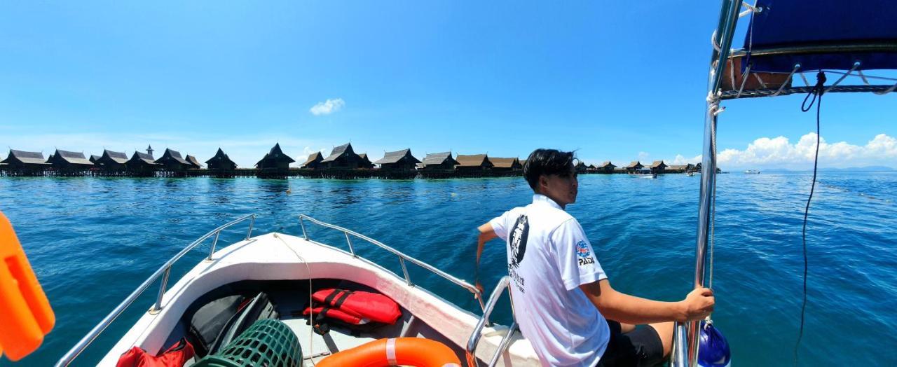 The Ship Guesthouse Room Semporna Esterno foto